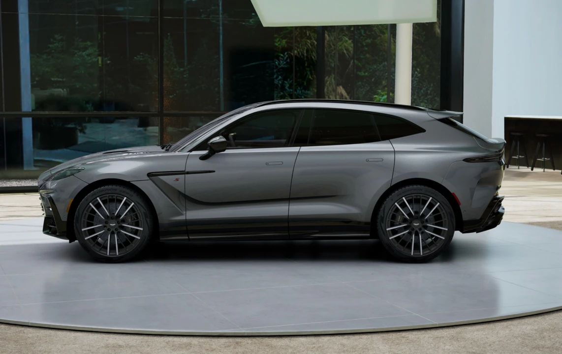 2026 Aston Martin DBX - Image 3 of 11