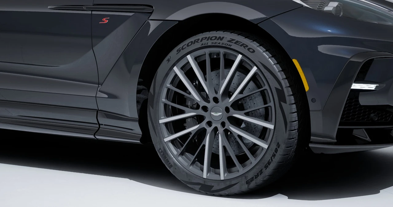 2026 Aston Martin DBX - Image 5 of 12