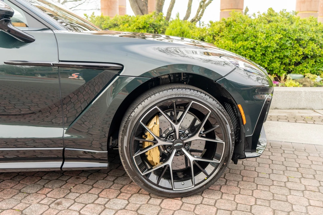 2026 Aston Martin DBX - Image 3 of 21