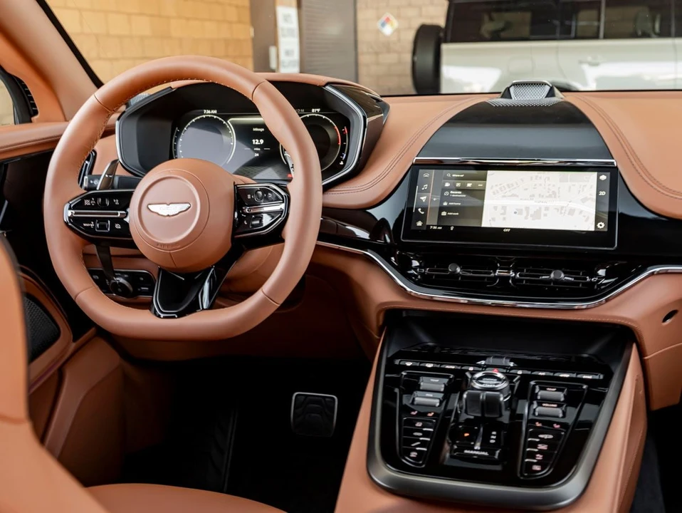 2026 Aston Martin DBX - Image 22 of 31