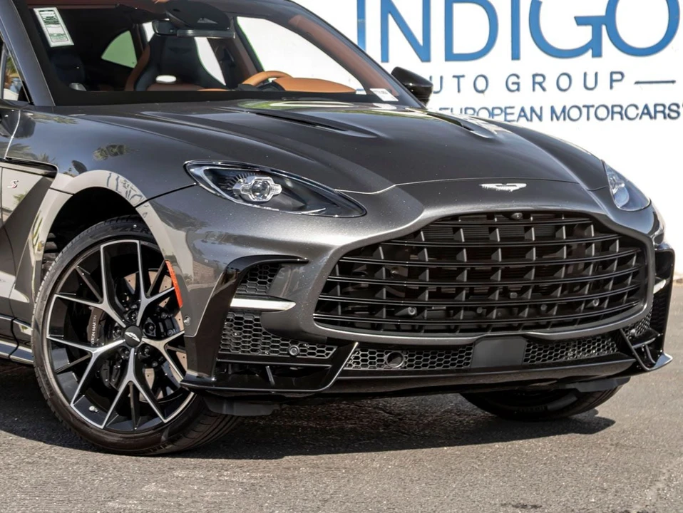 2026 Aston Martin DBX - Image 5 of 31