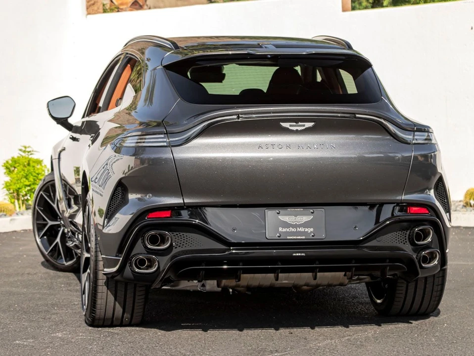 2026 Aston Martin DBX - Image 9 of 31