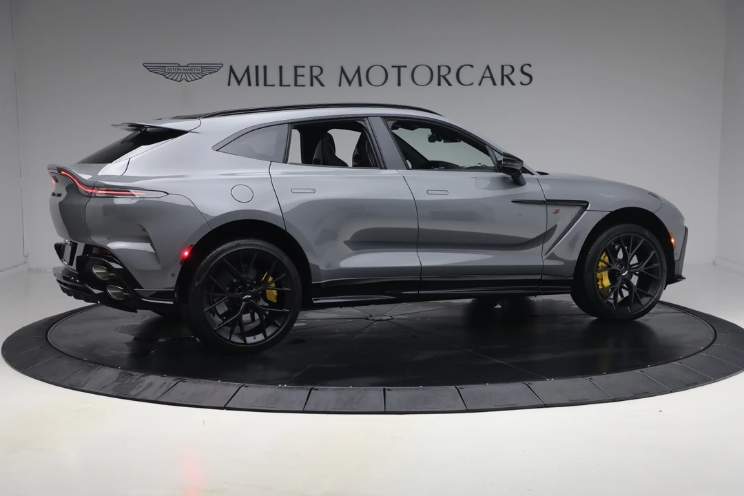 2026 Aston Martin DBX - Image 9 of 31