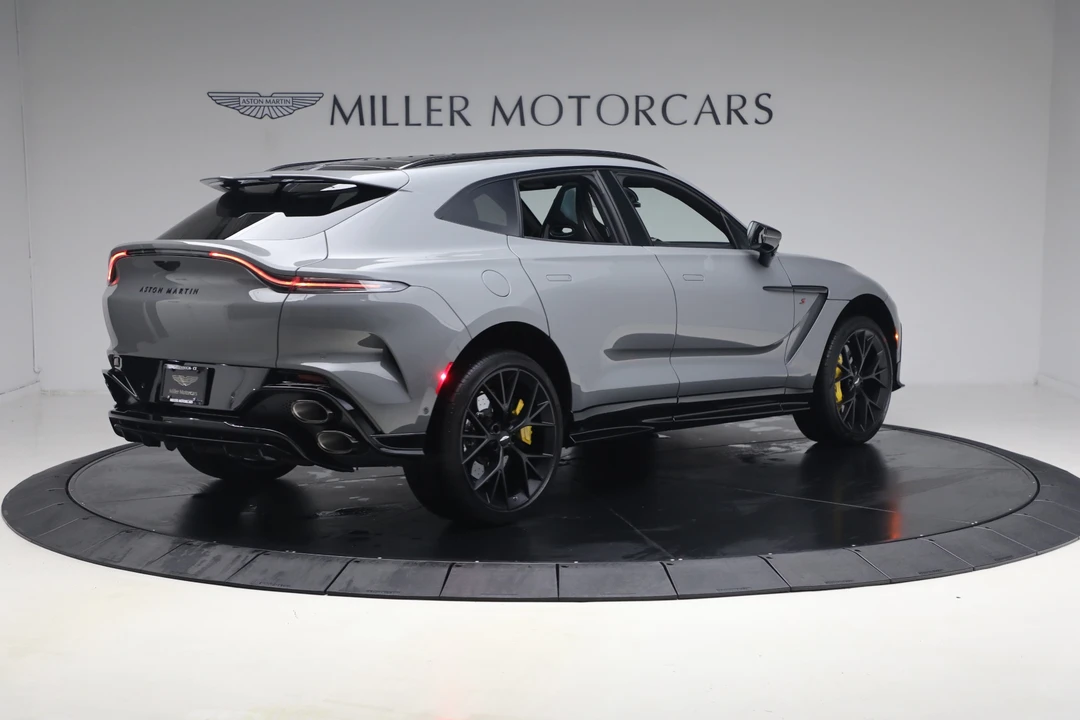 2026 Aston Martin DBX - Image 8 of 31