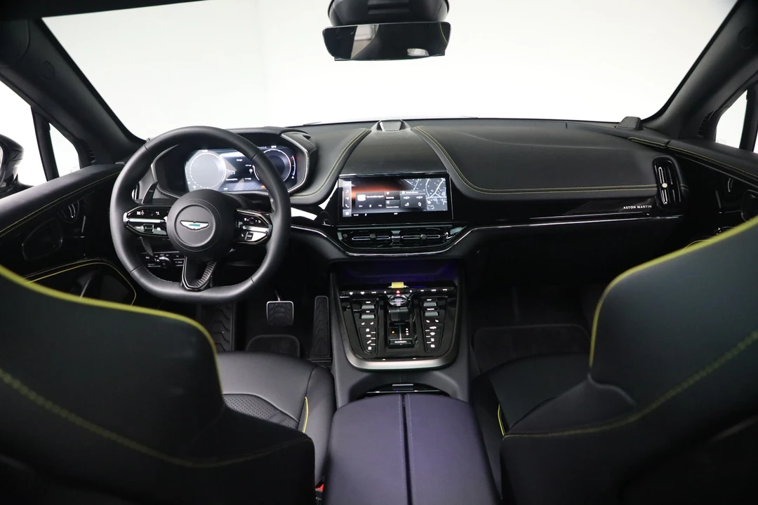 2026 Aston Martin DBX - Image 17 of 31
