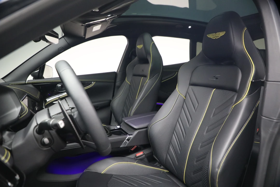 2026 Aston Martin DBX - Image 16 of 31