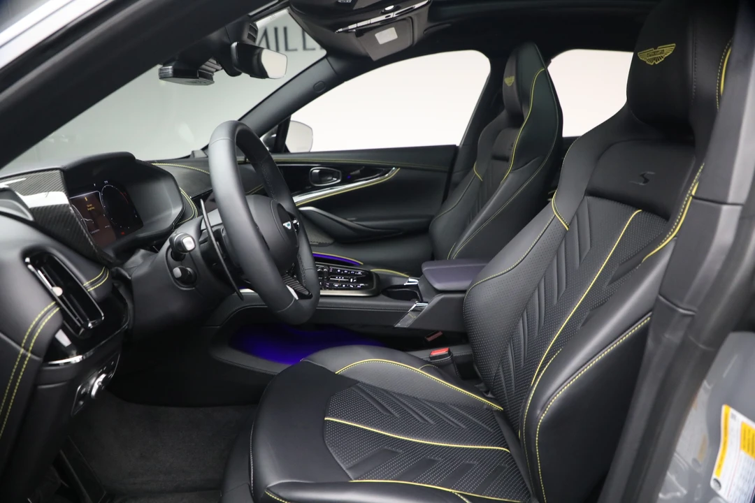 2026 Aston Martin DBX - Image 15 of 31