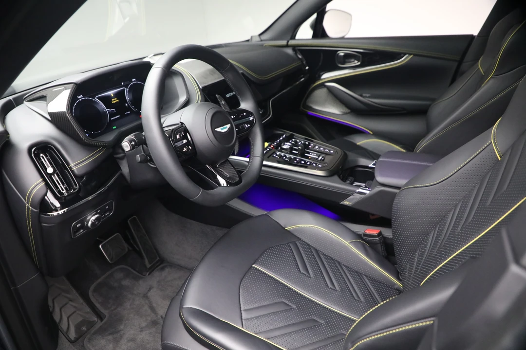 2026 Aston Martin DBX - Image 14 of 31