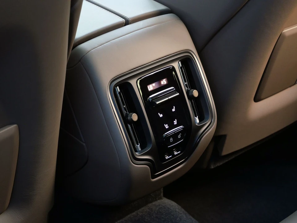 2026 Aston Martin DBX 707 - Image 24 of 29