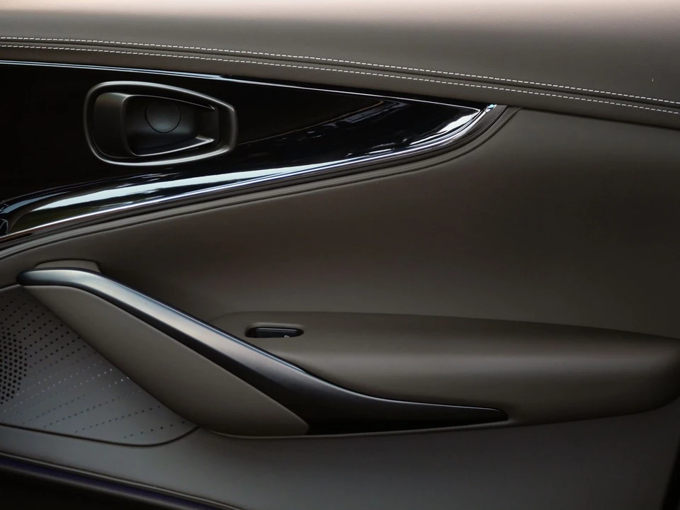 2026 Aston Martin DBX 707 - Image 20 of 29