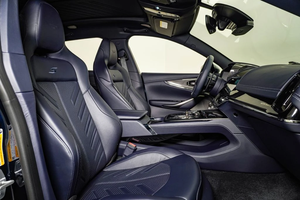 2026 Aston Martin DBX - Image 18 of 31