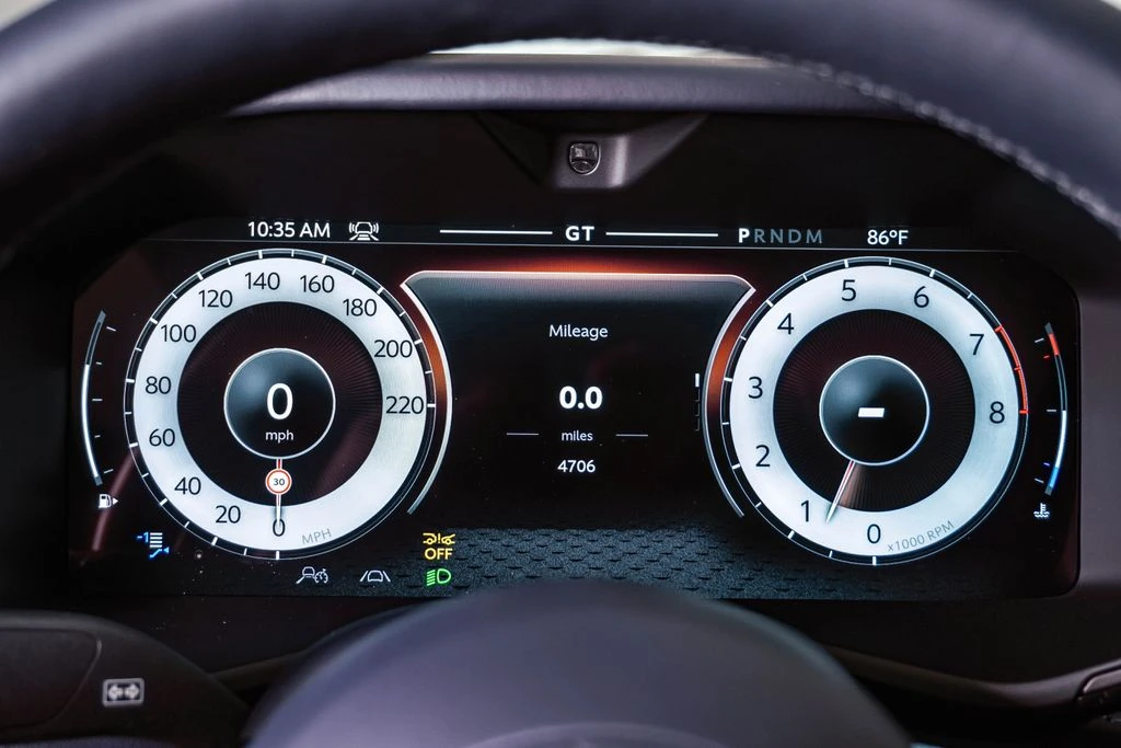2026 Aston Martin DBX - Image 27 of 31