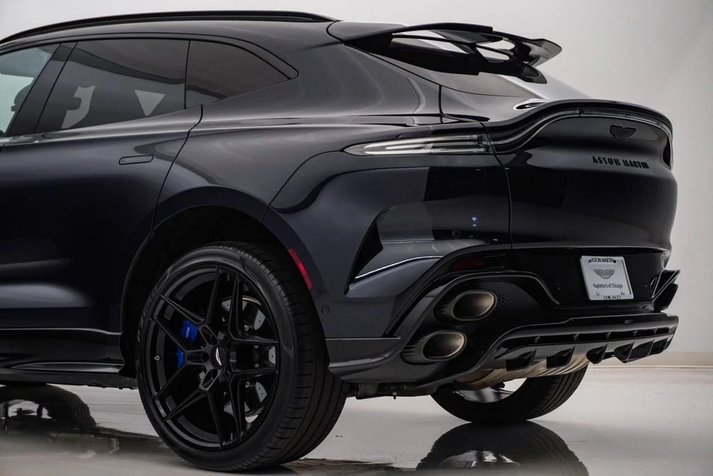 2026 Aston Martin DBX - Image 11 of 31