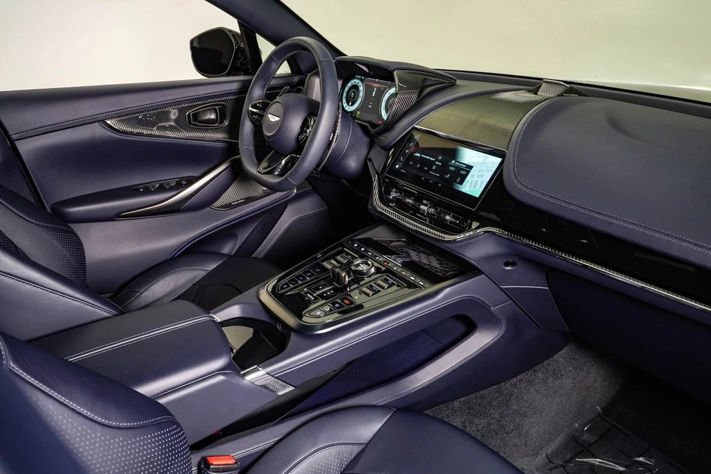 2026 Aston Martin DBX - Image 17 of 31