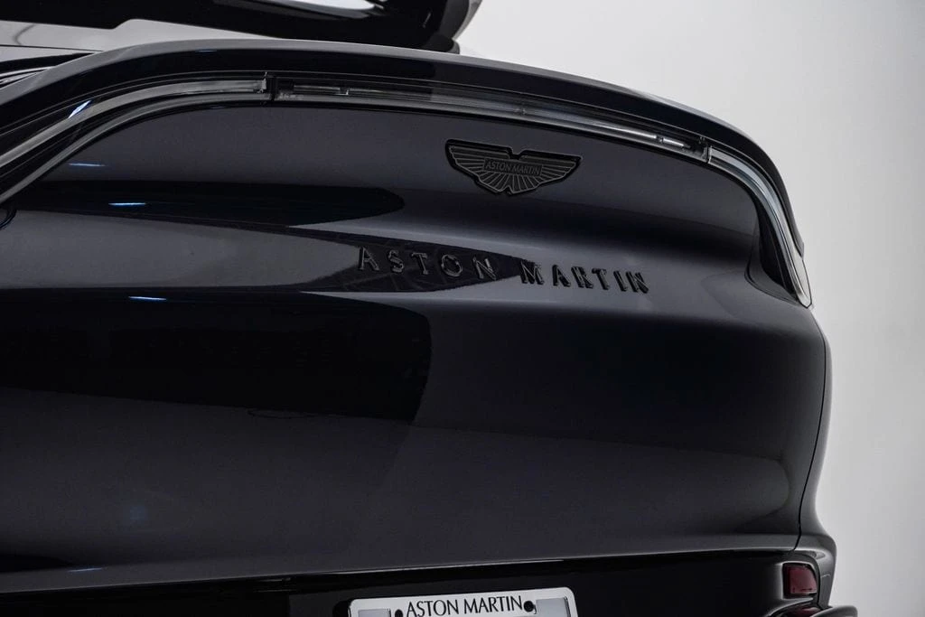 2026 Aston Martin DBX - Image 12 of 31