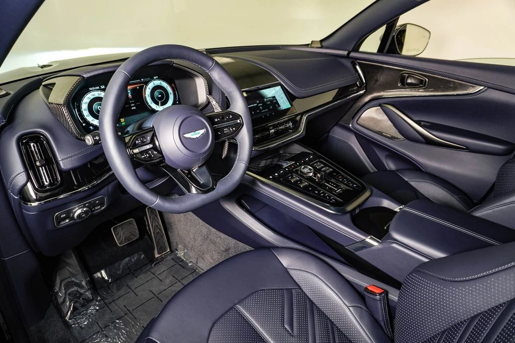 2026 Aston Martin DBX - Image 24 of 31
