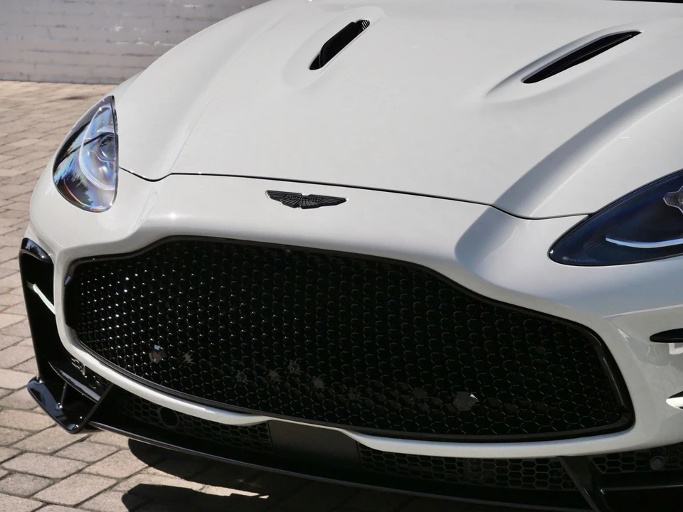 2026 Aston Martin DBX - Image 16 of 29