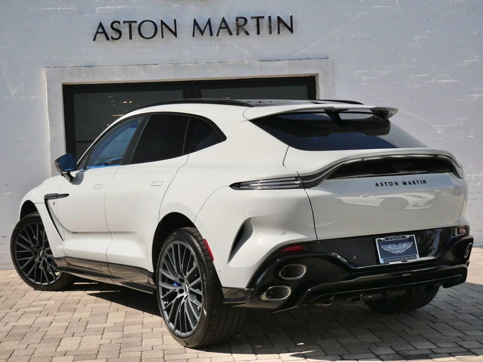 2026 Aston Martin DBX - Image 2 of 29