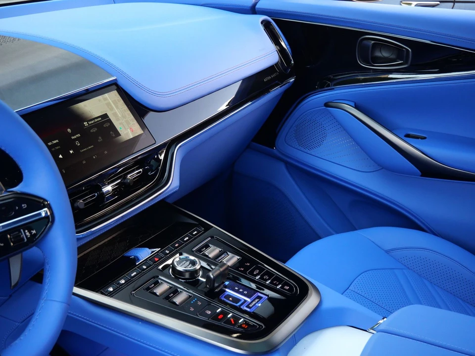 2026 Aston Martin DBX - Image 10 of 29