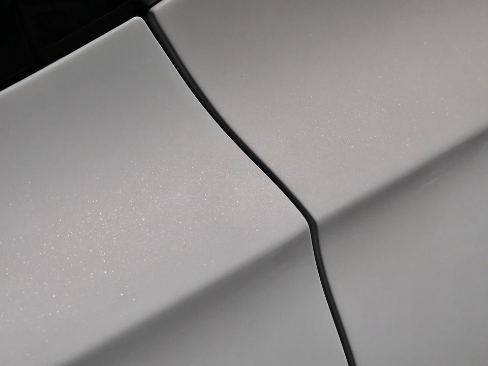 2026 Aston Martin DBX - Image 14 of 29