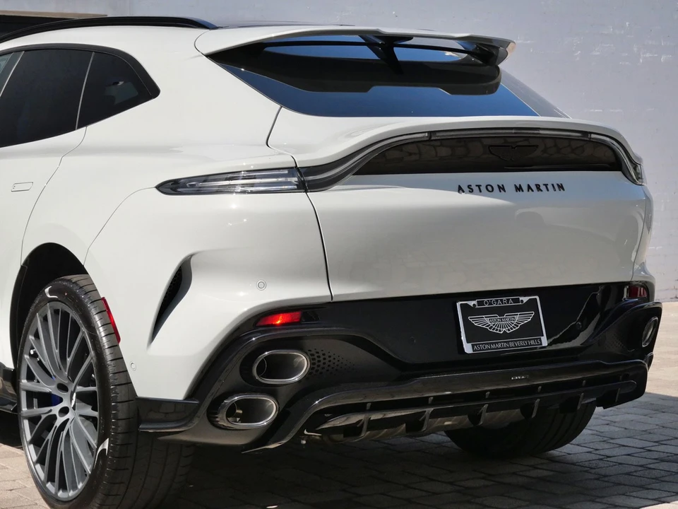 2026 Aston Martin DBX - Image 8 of 29