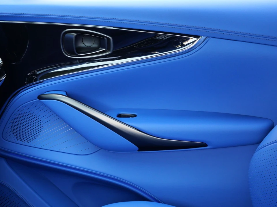 2026 Aston Martin DBX - Image 20 of 29