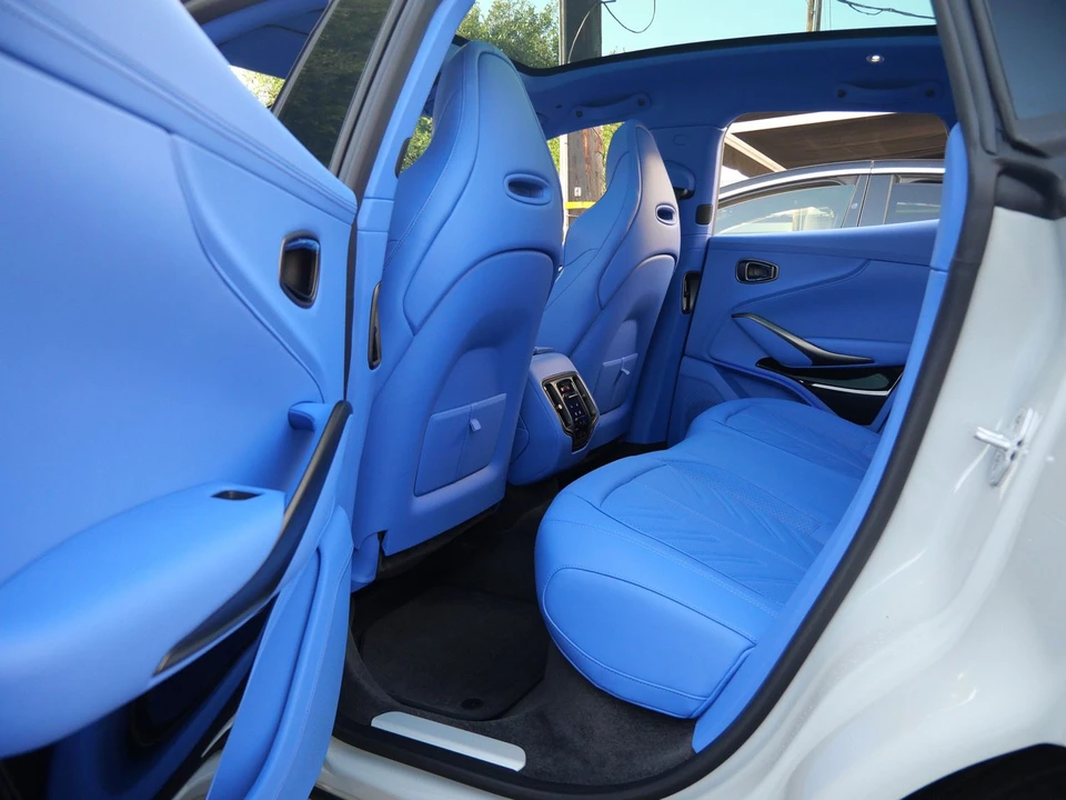 2026 Aston Martin DBX - Image 23 of 29