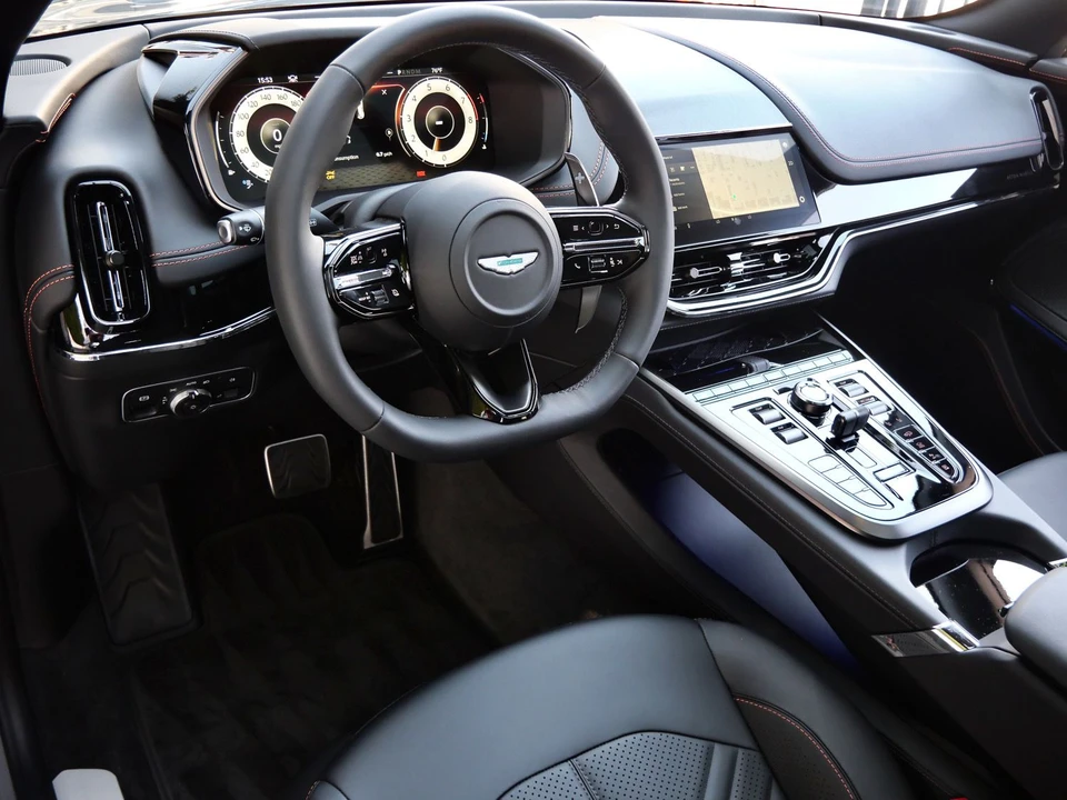 2026 Aston Martin DBX - Image 3 of 28