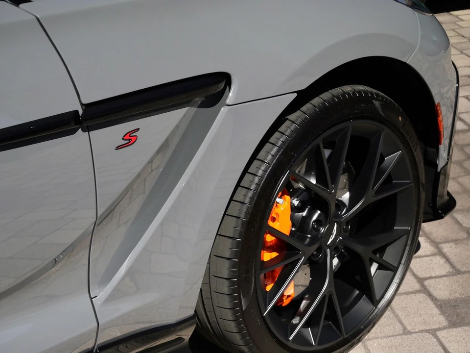 2026 Aston Martin DBX - Image 9 of 28