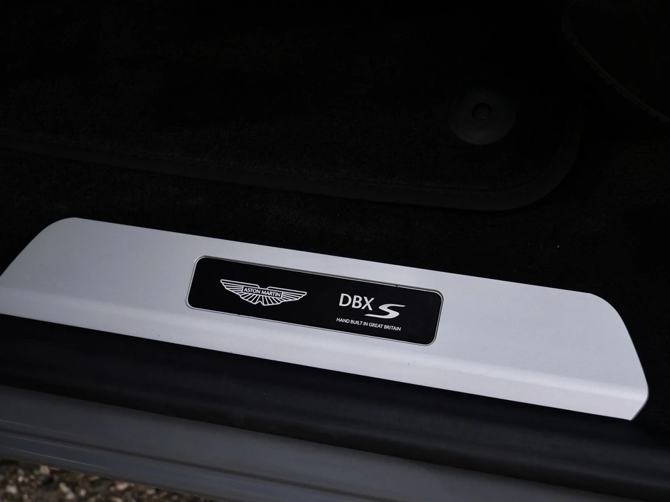 2026 Aston Martin DBX - Image 16 of 28