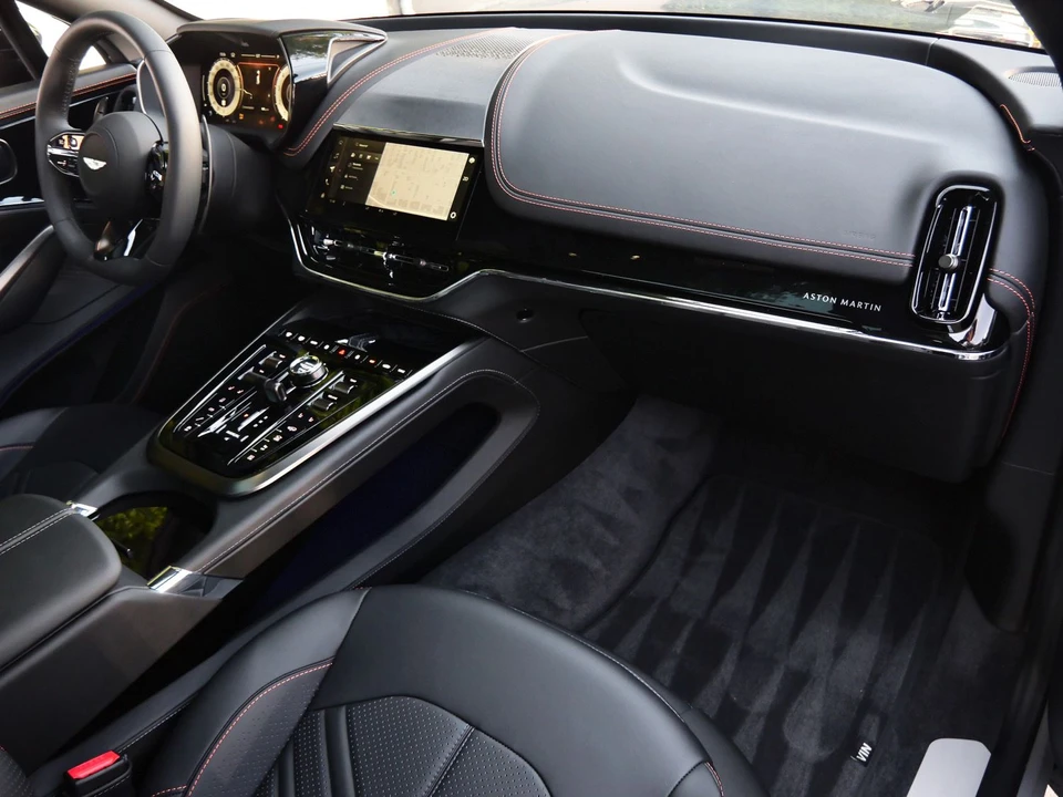 2026 Aston Martin DBX - Image 10 of 28