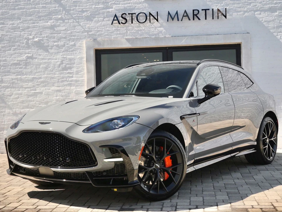 2026 Aston Martin DBX - Image 26 of 28