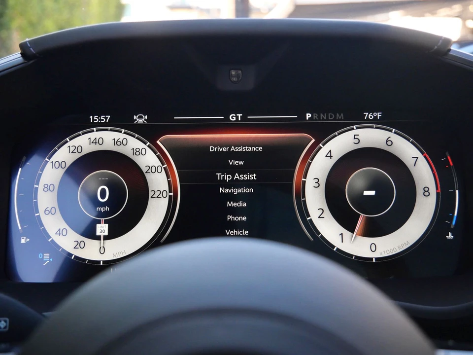 2026 Aston Martin DBX - Image 6 of 28