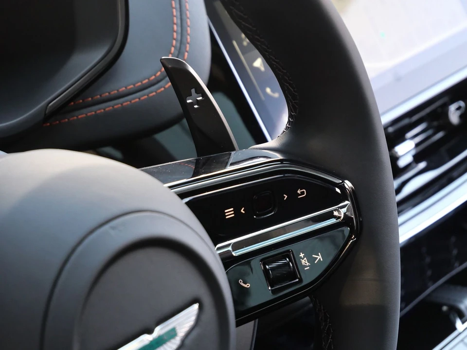 2026 Aston Martin DBX - Image 13 of 28