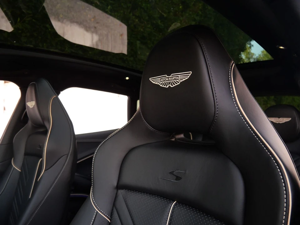 2026 Aston Martin DBX - Image 5 of 28