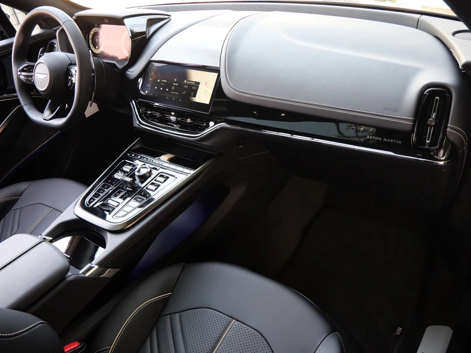 2026 Aston Martin DBX - Image 26 of 28