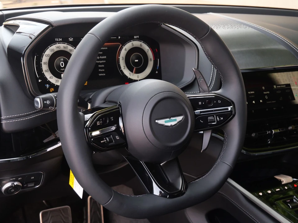 2026 Aston Martin DBX - Image 11 of 28