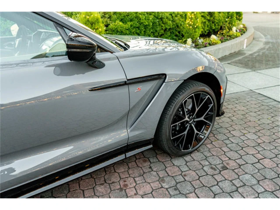 2026 Aston Martin DBX - Image 8 of 12