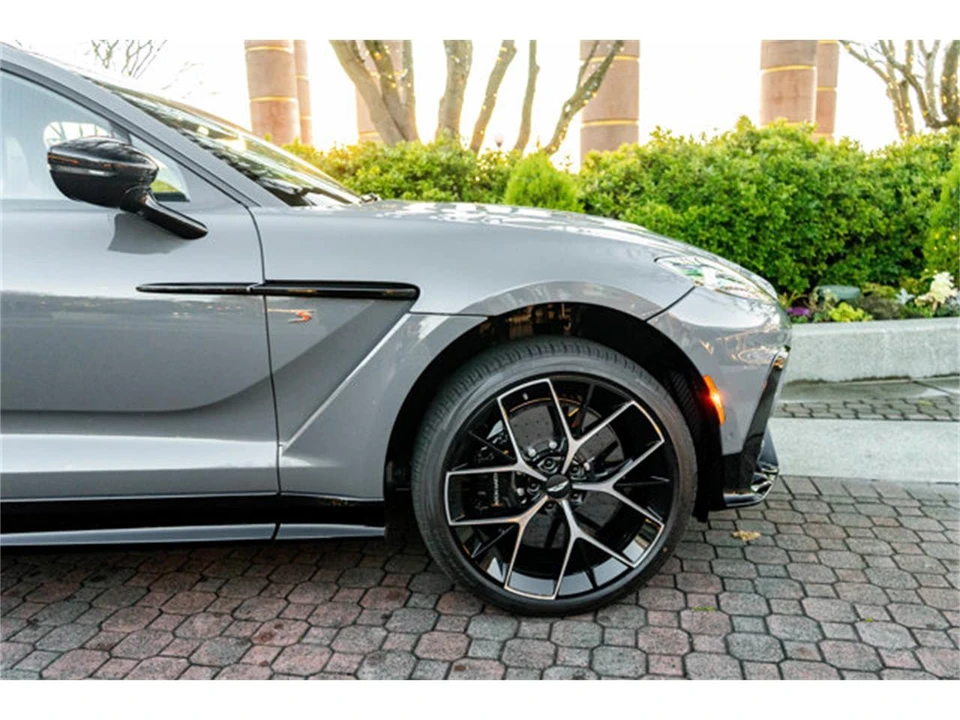 2026 Aston Martin DBX - Image 4 of 12