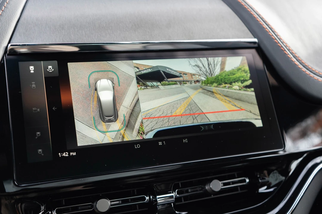 2026 Aston Martin DBX 707 - Image 18 of 21