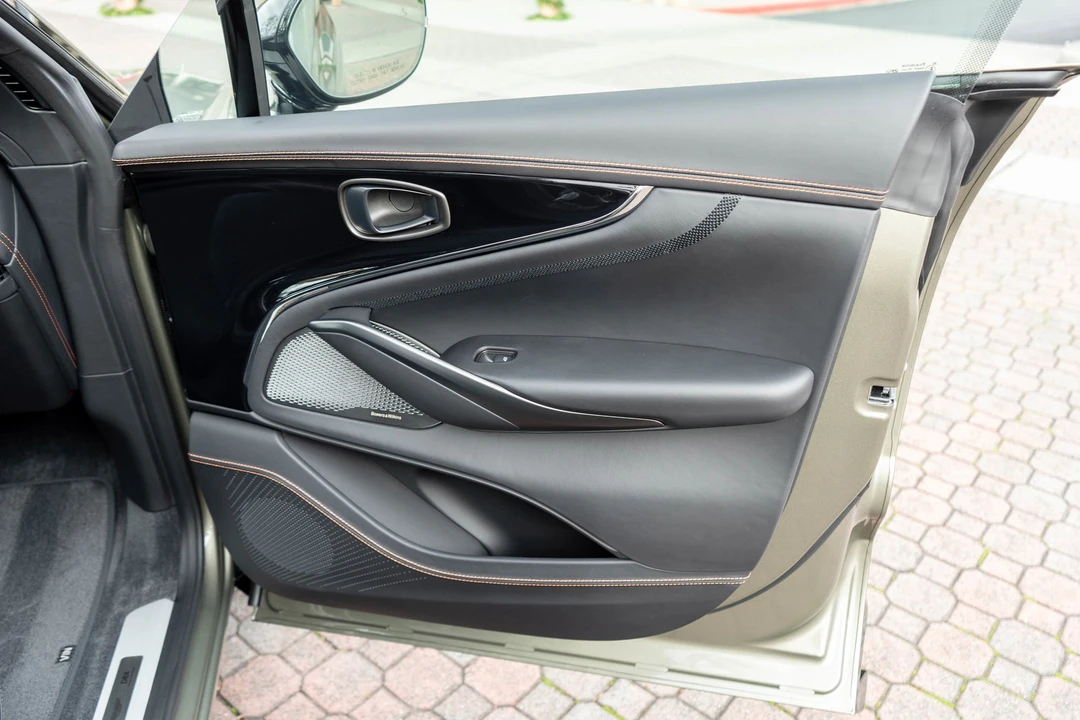 2026 Aston Martin DBX 707 - Image 28 of 31