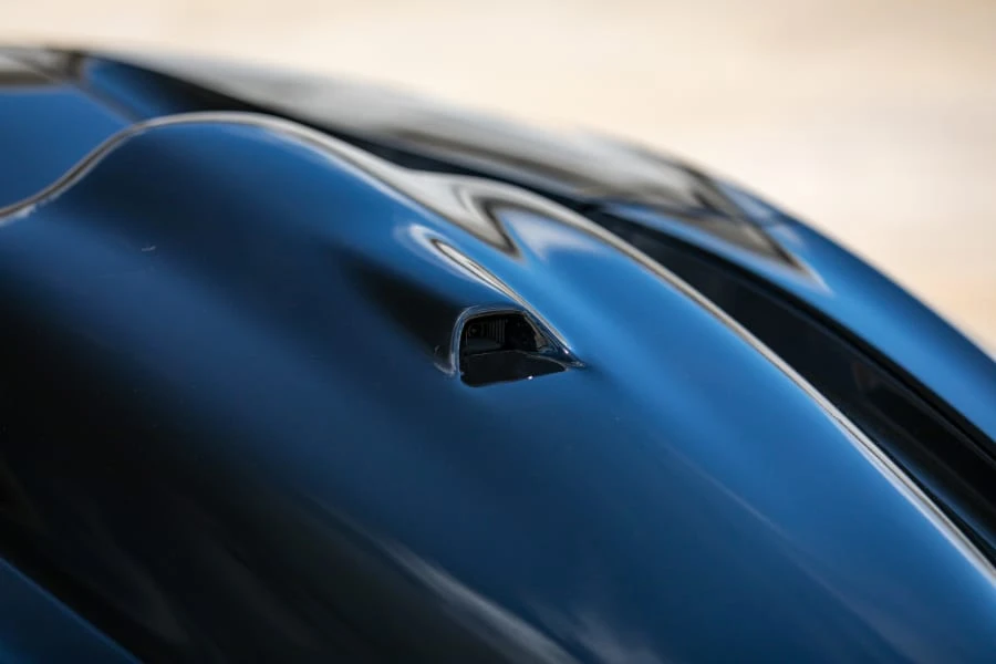 2026 Aston Martin Valhalla - Image 15 of 31