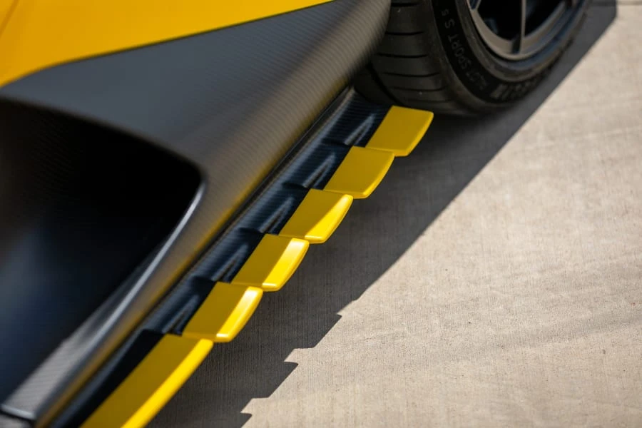 2026 Aston Martin Valhalla - Image 25 of 31