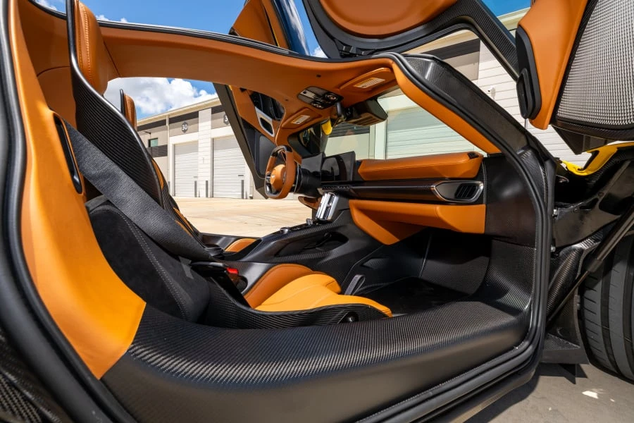 2026 Aston Martin Valhalla - Image 29 of 31