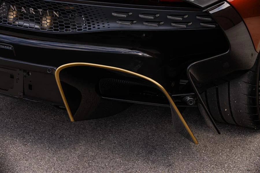 2026 Aston Martin Valhalla - Image 26 of 31