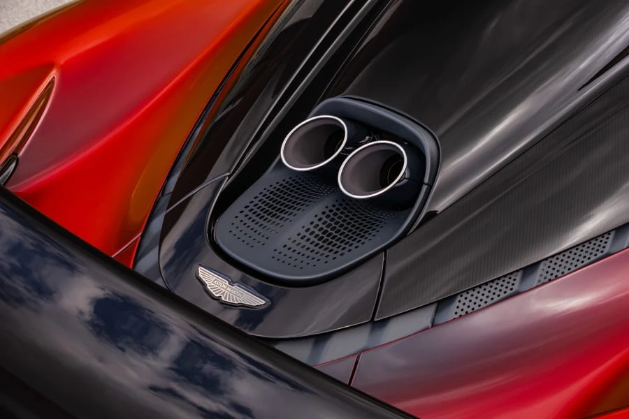 2026 Aston Martin Valhalla - Image 12 of 31
