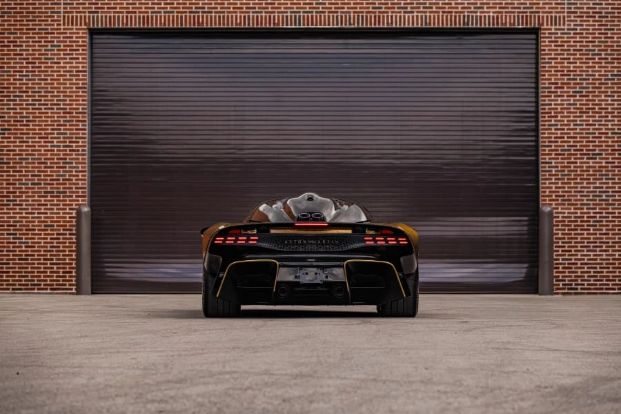2026 Aston Martin Valhalla - Image 5 of 31