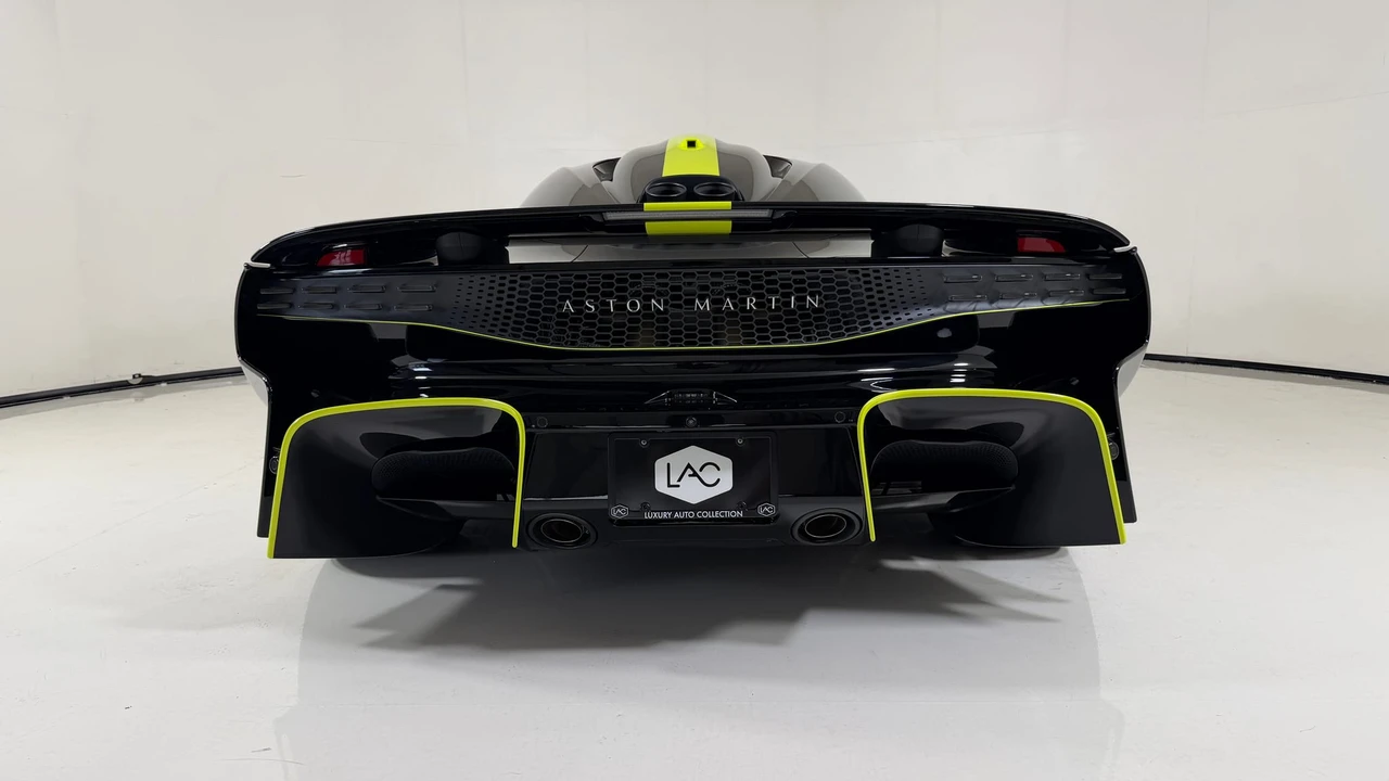 2026 Aston Martin Valhalla - Image 28 of 31