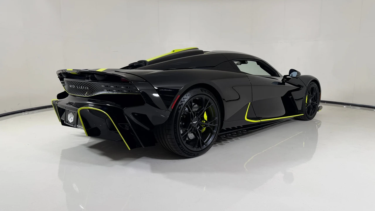 2026 Aston Martin Valhalla - Image 27 of 31