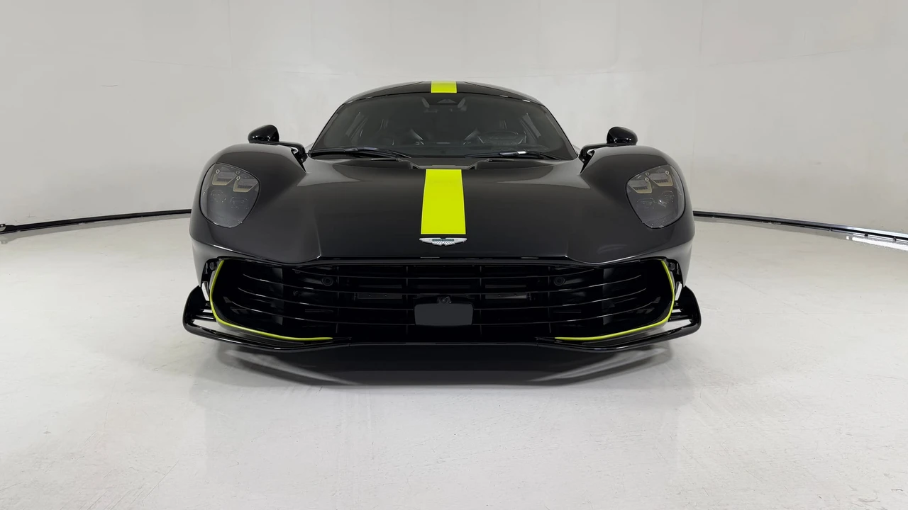2026 Aston Martin Valhalla - Image 21 of 31